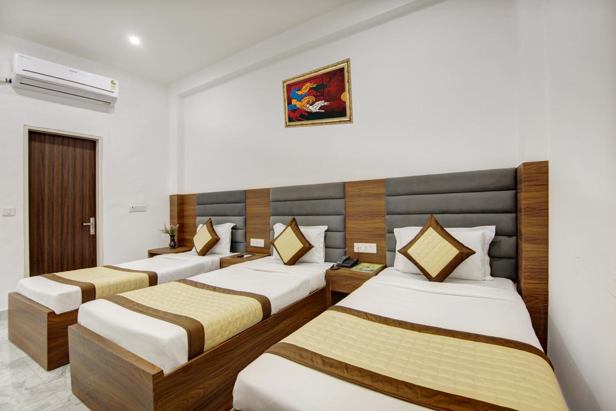 Hotel S B Inn - Near New Delhi Railway Station Paharganj Екстер'єр фото