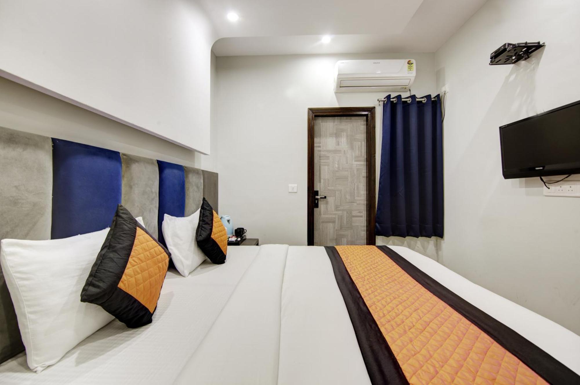 Hotel S B Inn - Near New Delhi Railway Station Paharganj Екстер'єр фото