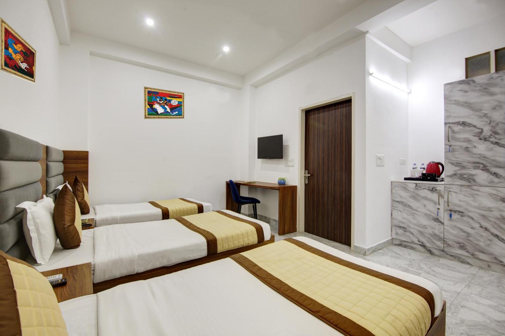 Hotel S B Inn - Near New Delhi Railway Station Paharganj Екстер'єр фото