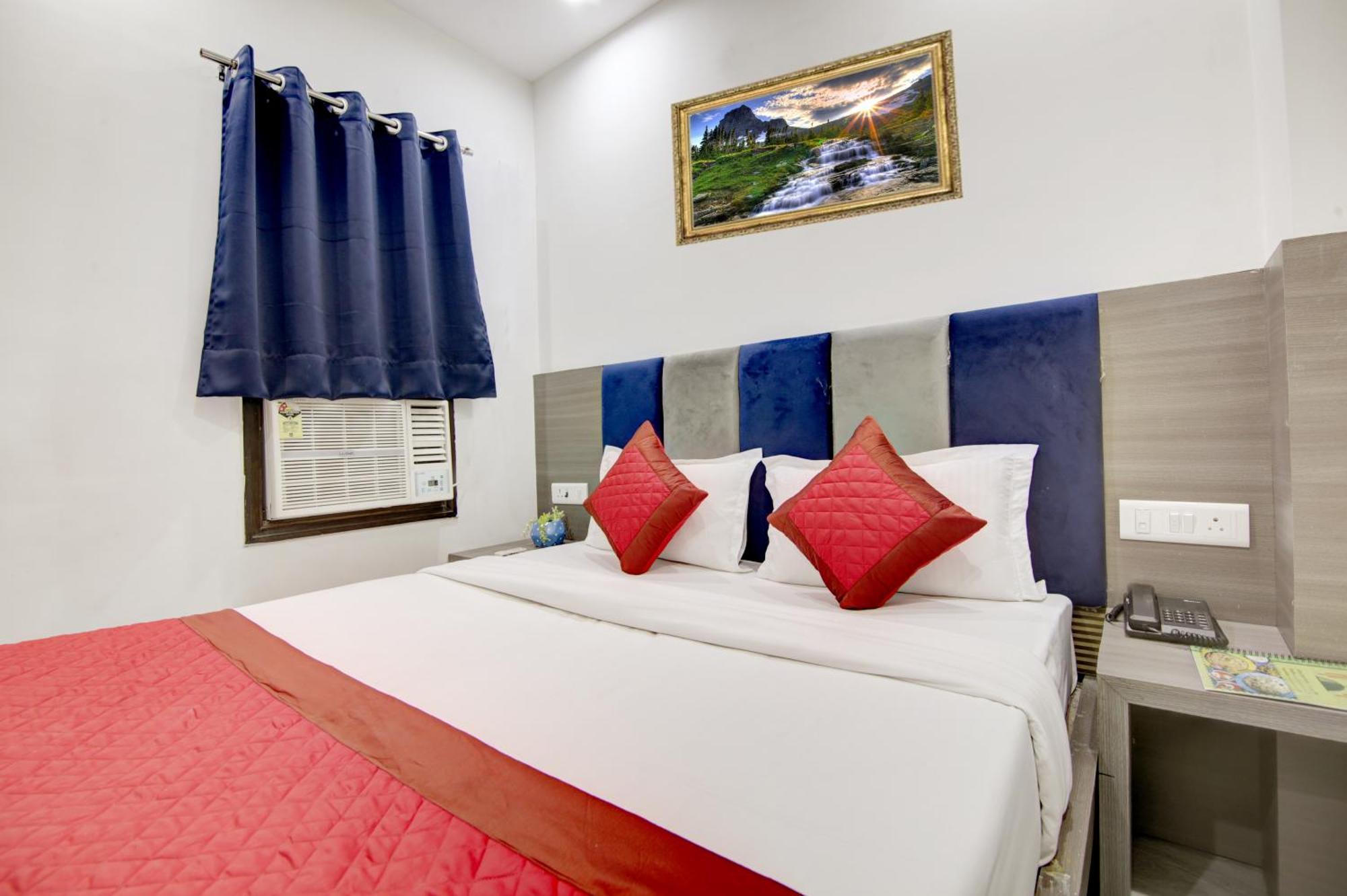 Hotel S B Inn - Near New Delhi Railway Station Paharganj Екстер'єр фото