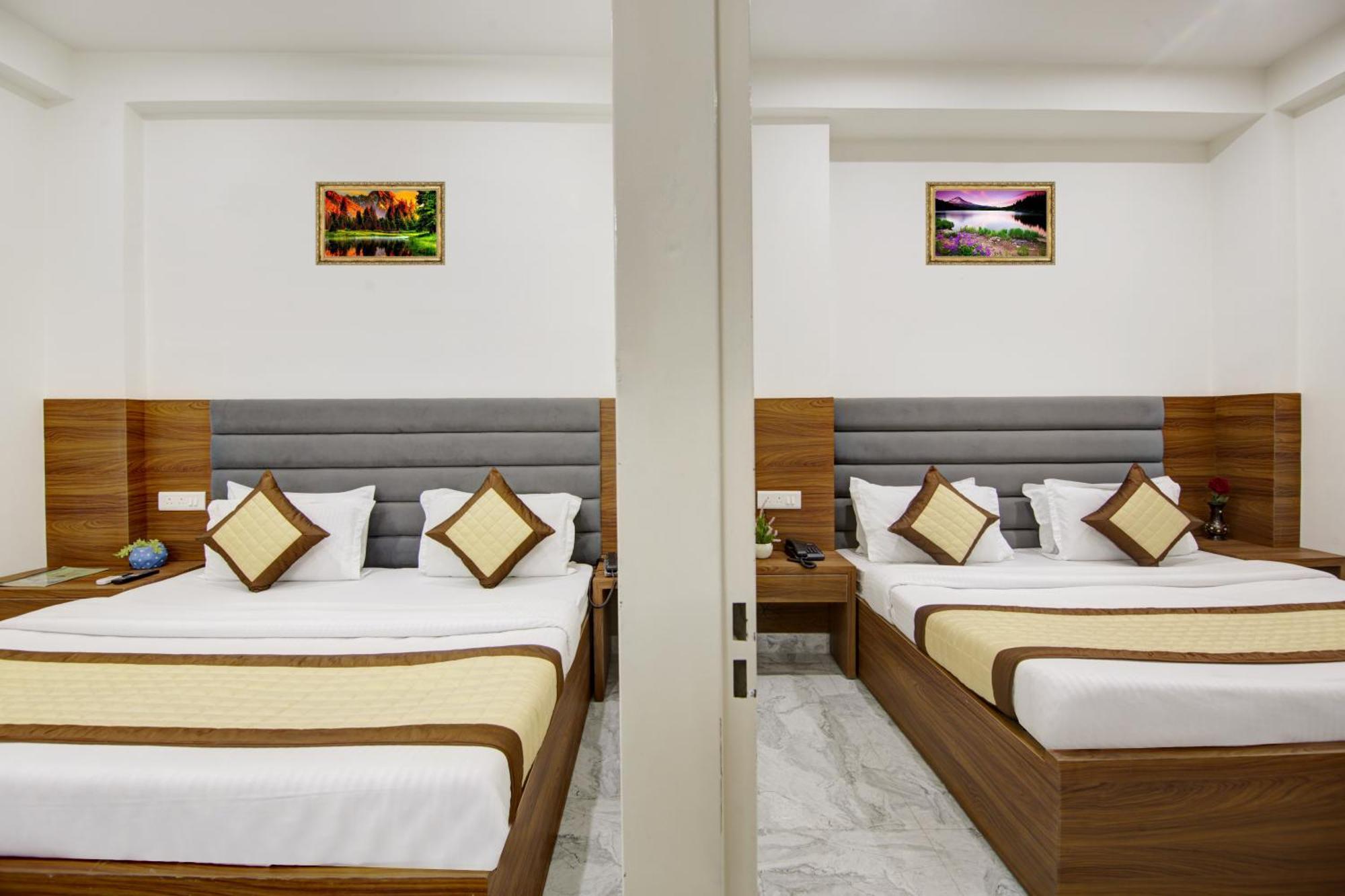 Hotel S B Inn - Near New Delhi Railway Station Paharganj Екстер'єр фото