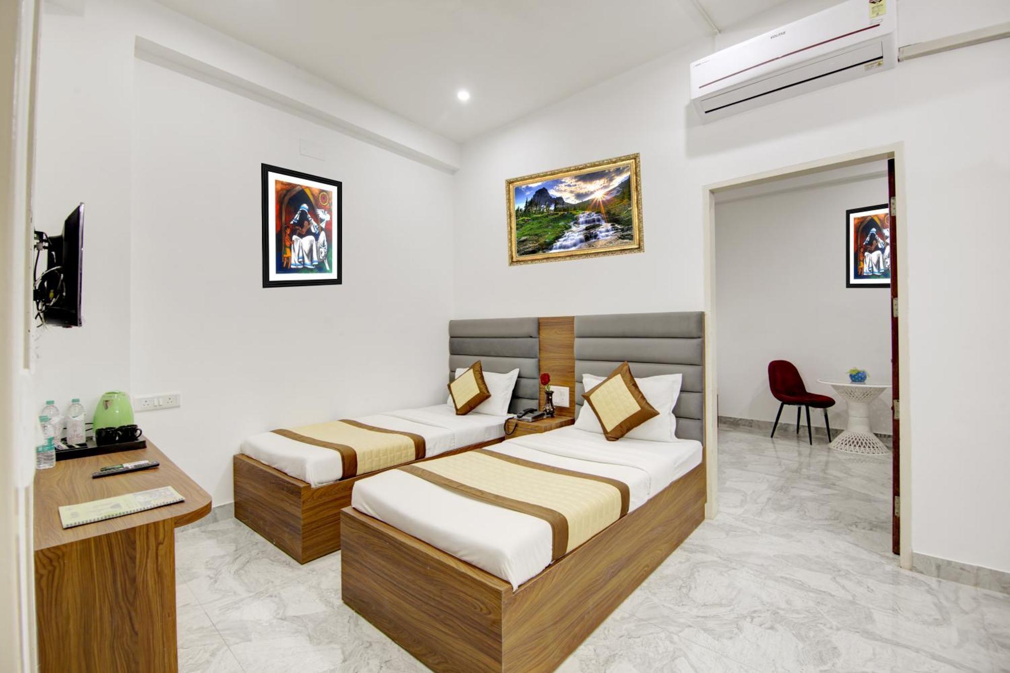 Hotel S B Inn - Near New Delhi Railway Station Paharganj Екстер'єр фото
