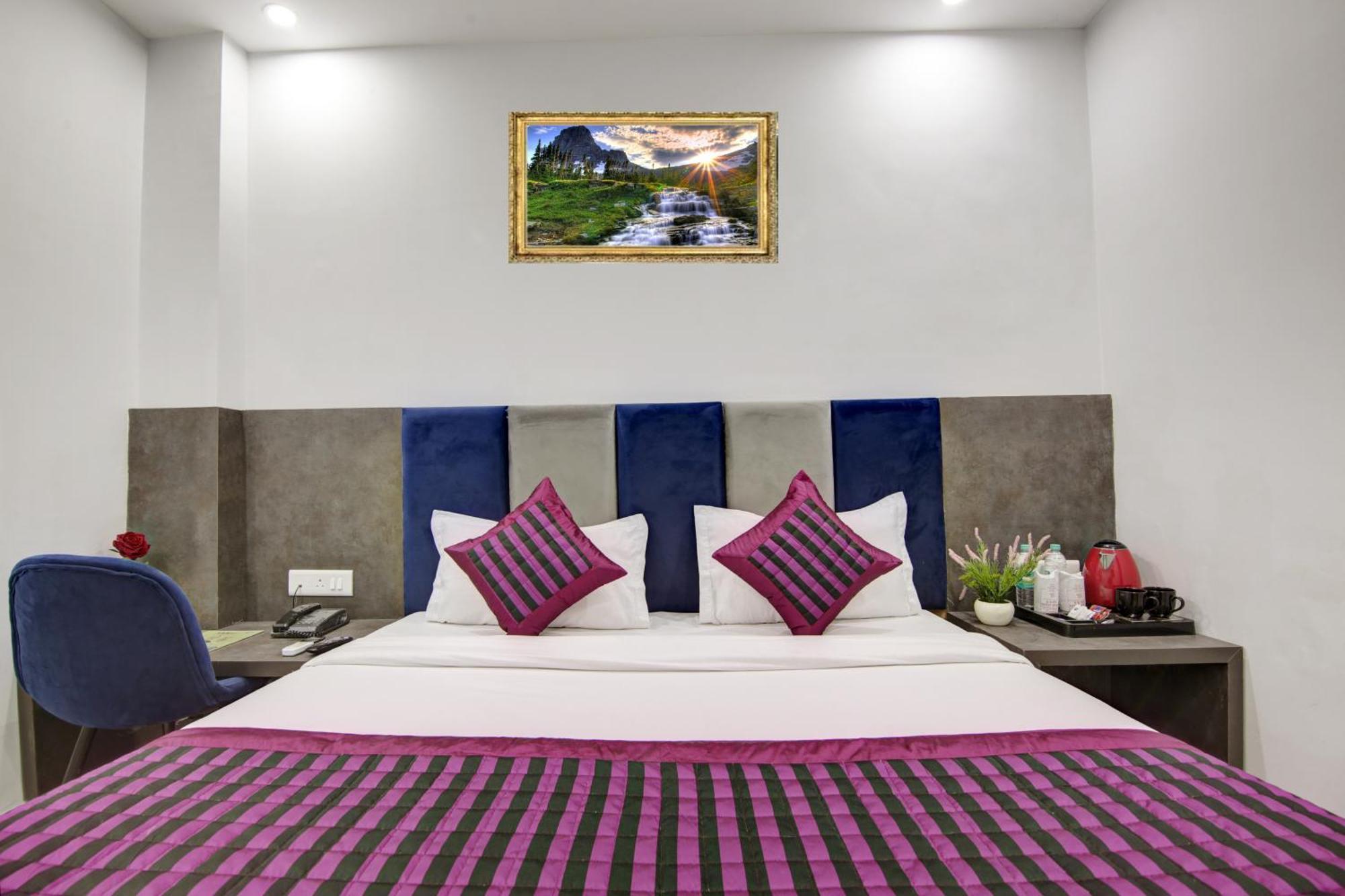 Hotel S B Inn - Near New Delhi Railway Station Paharganj Екстер'єр фото