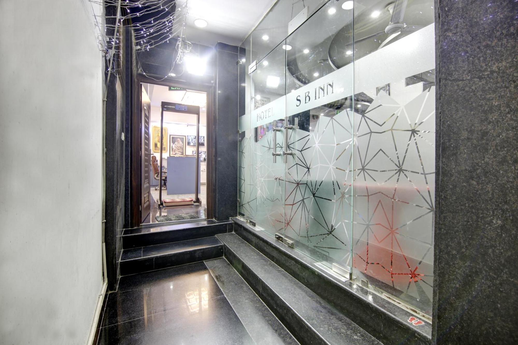 Hotel S B Inn - Near New Delhi Railway Station Paharganj Екстер'єр фото