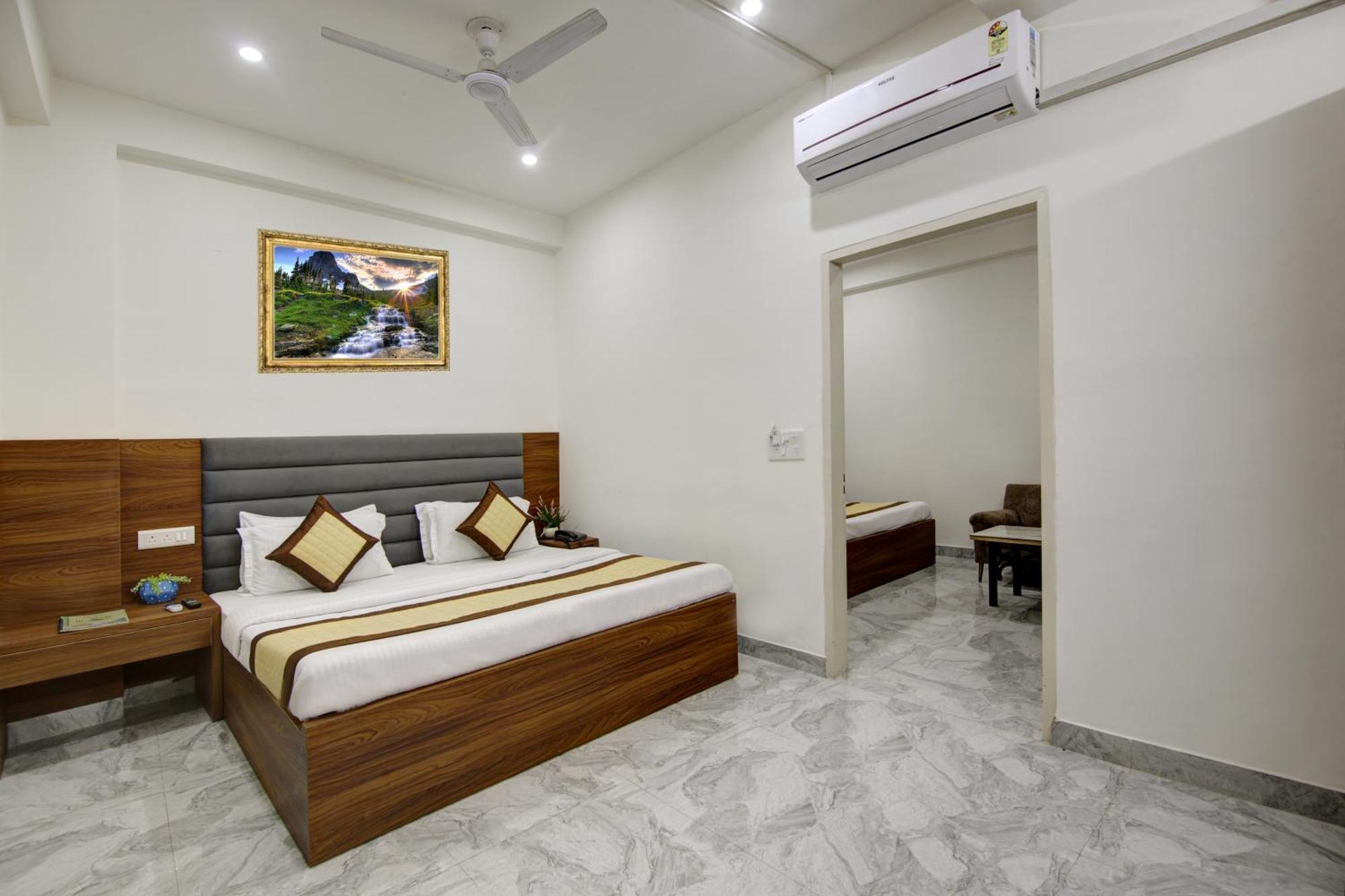 Hotel S B Inn - Near New Delhi Railway Station Paharganj Екстер'єр фото
