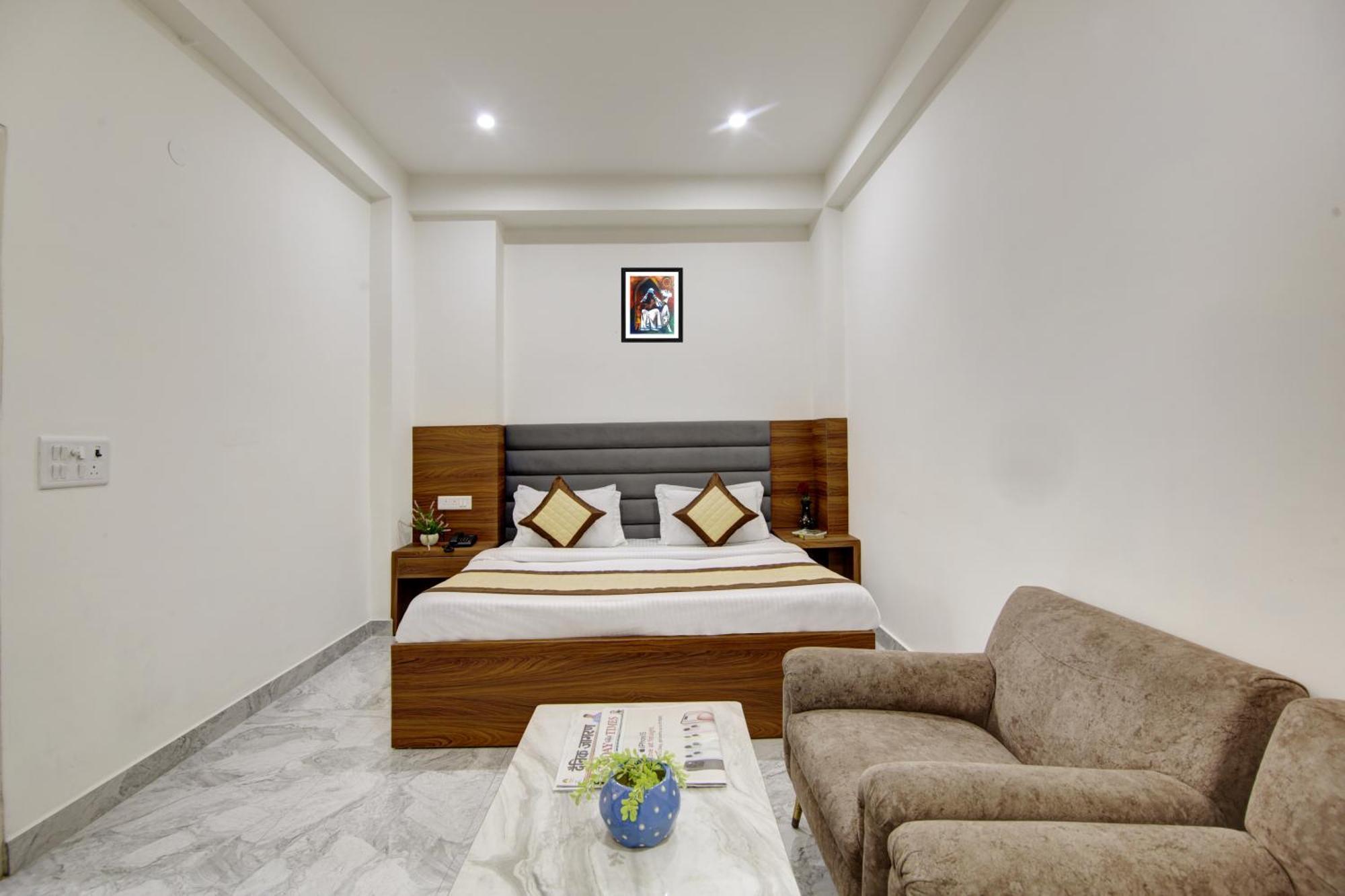 Hotel S B Inn - Near New Delhi Railway Station Paharganj Екстер'єр фото