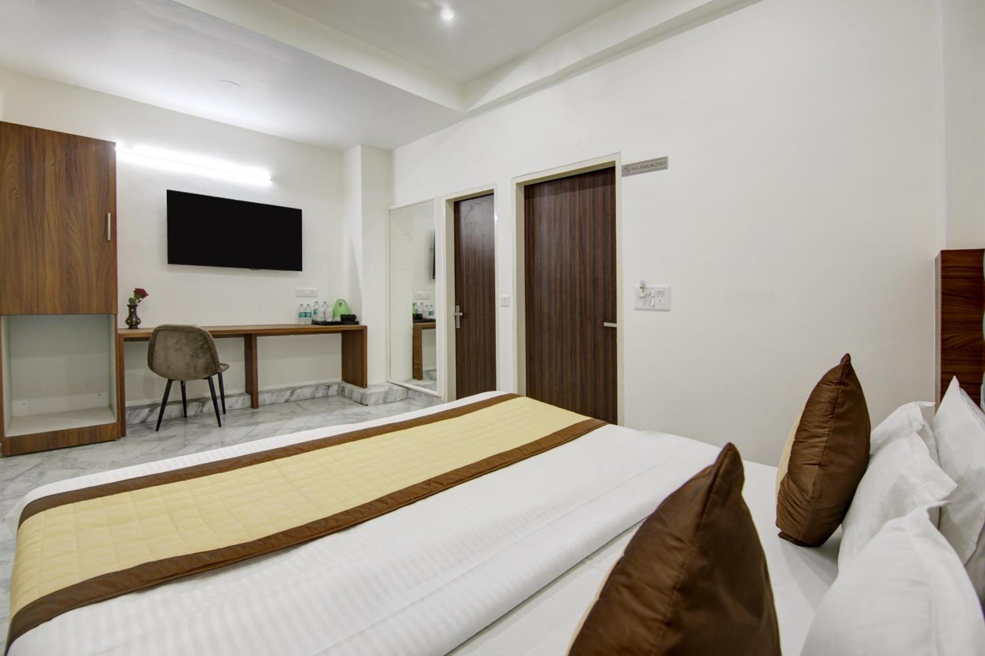 Hotel S B Inn - Near New Delhi Railway Station Paharganj Екстер'єр фото