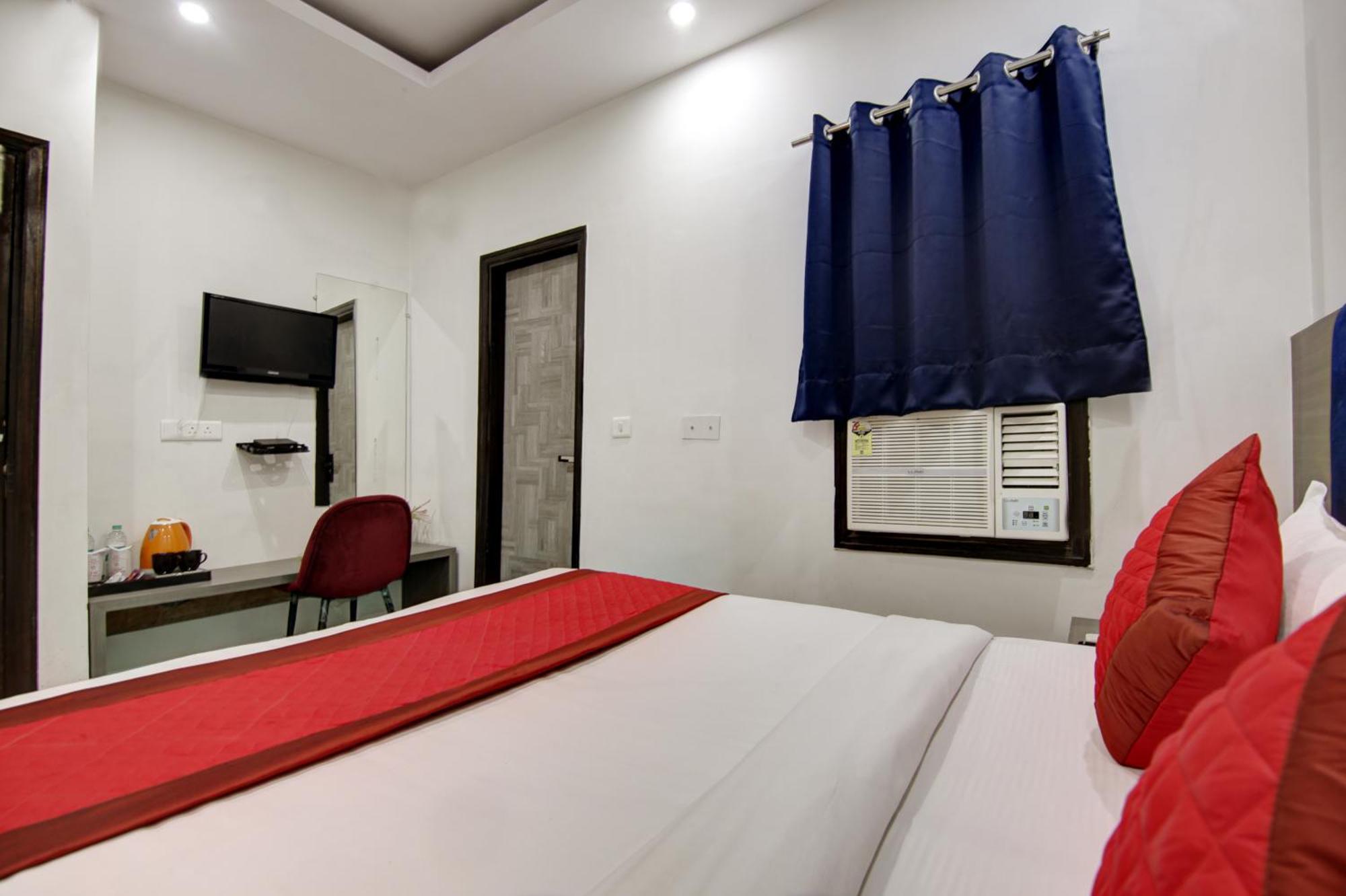 Hotel S B Inn - Near New Delhi Railway Station Paharganj Екстер'єр фото