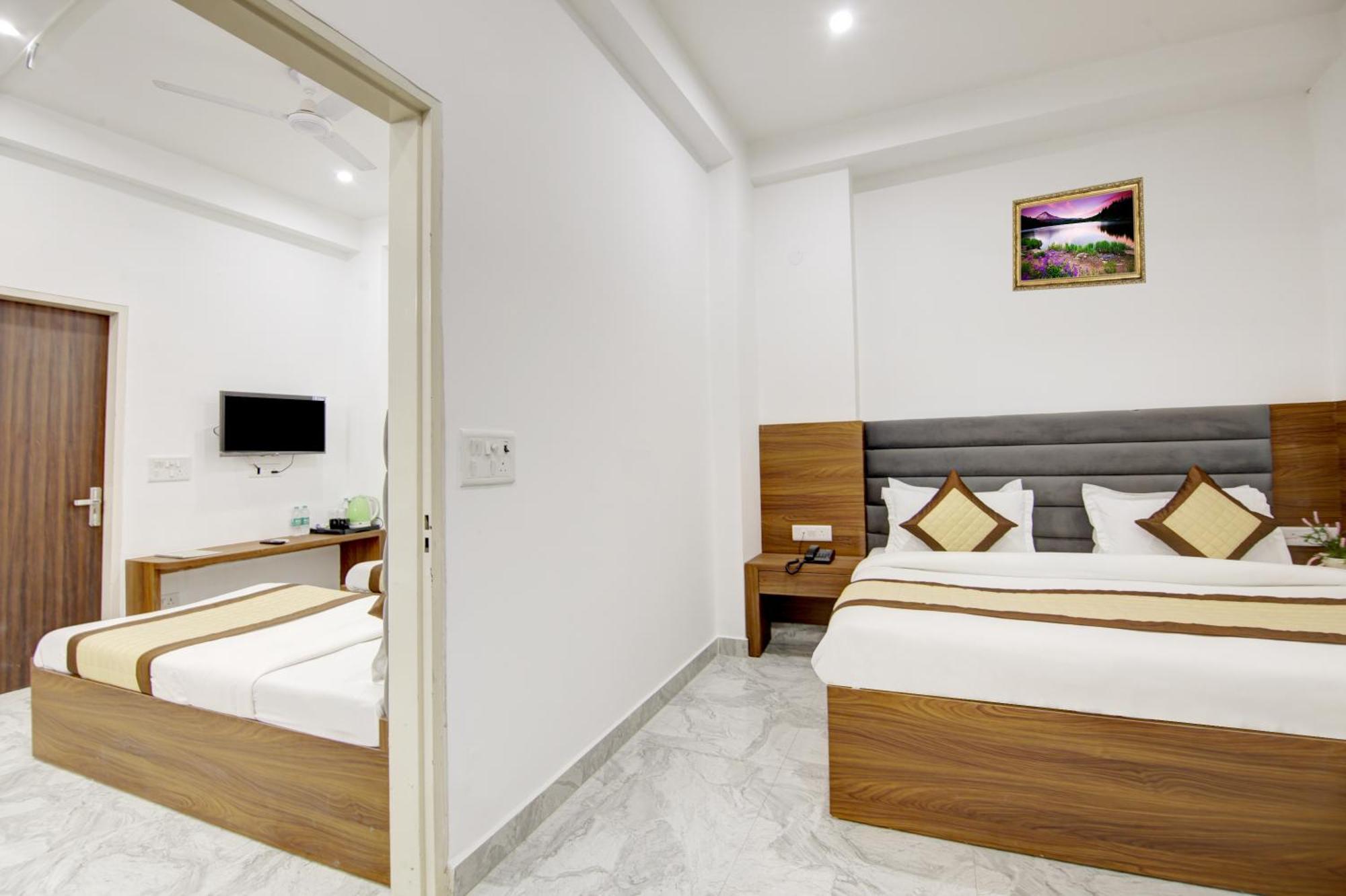 Hotel S B Inn - Near New Delhi Railway Station Paharganj Екстер'єр фото