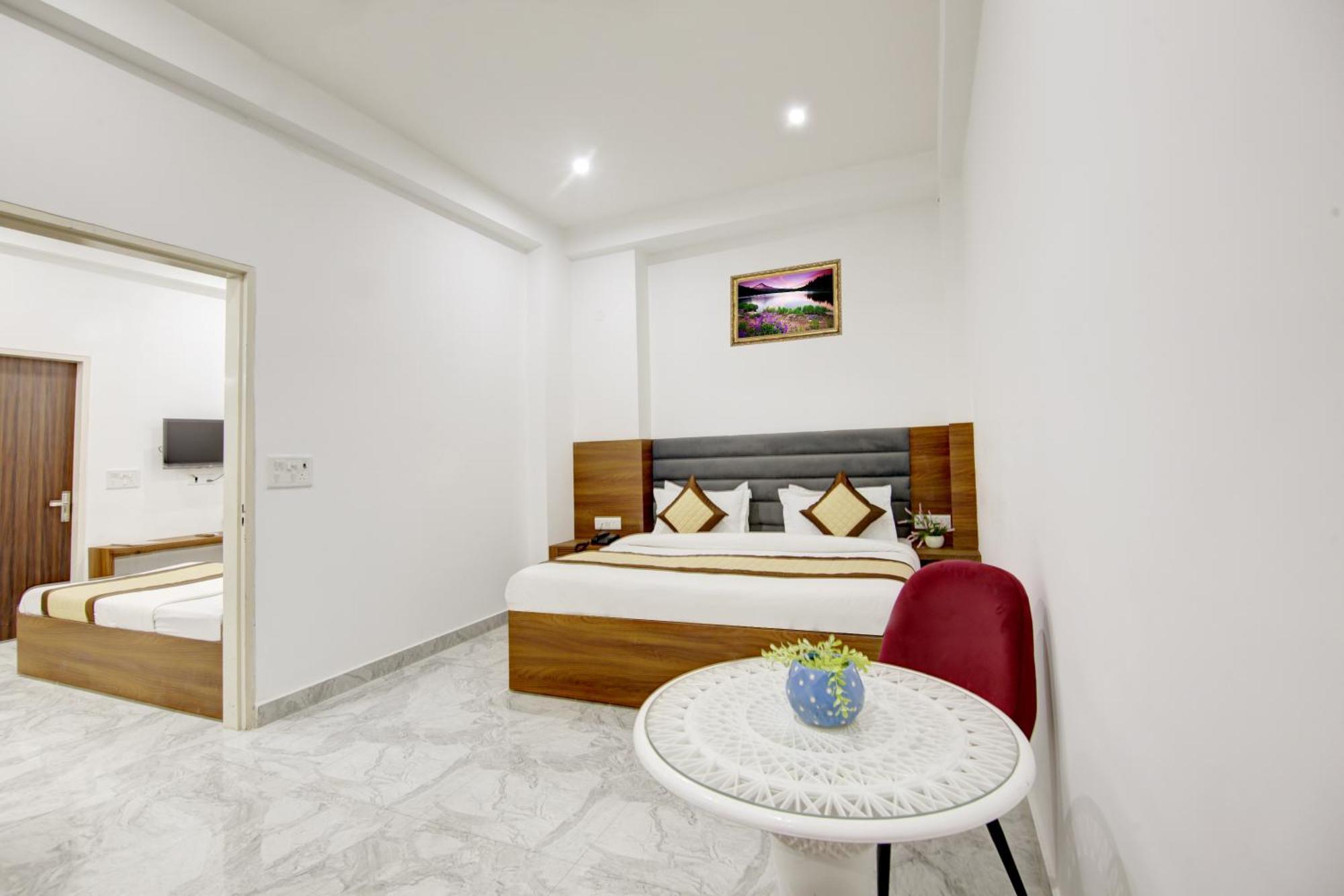 Hotel S B Inn - Near New Delhi Railway Station Paharganj Екстер'єр фото